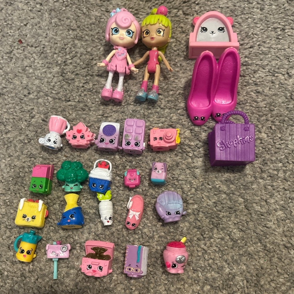 Shopkins Colorful Doll Set with Pink and Purple Accessories